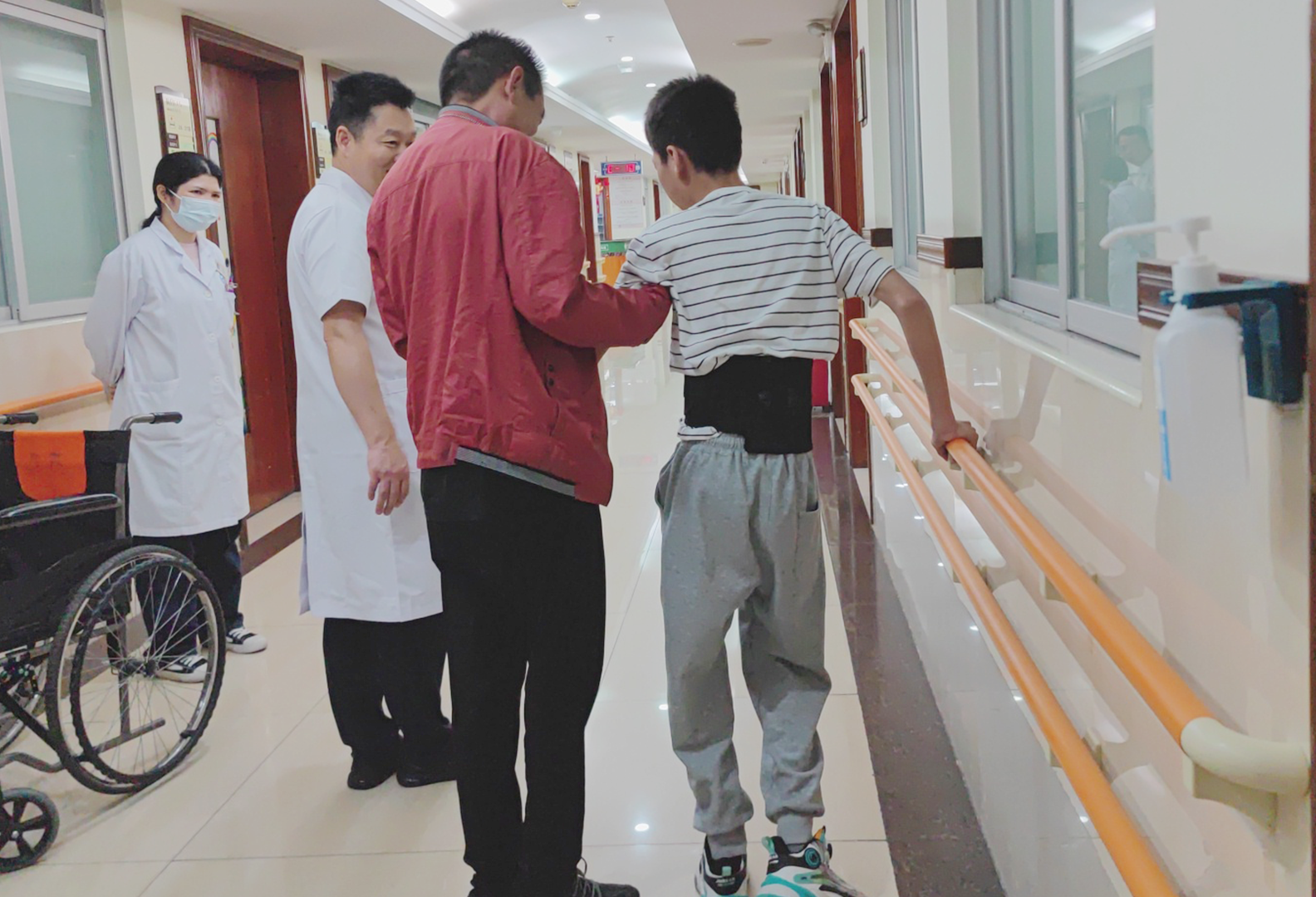 深圳首臺功能性選擇性脊神經(jīng)后根切斷術(shù) 深圳首臺功能性選擇性脊神經(jīng)后根切斷術(shù)